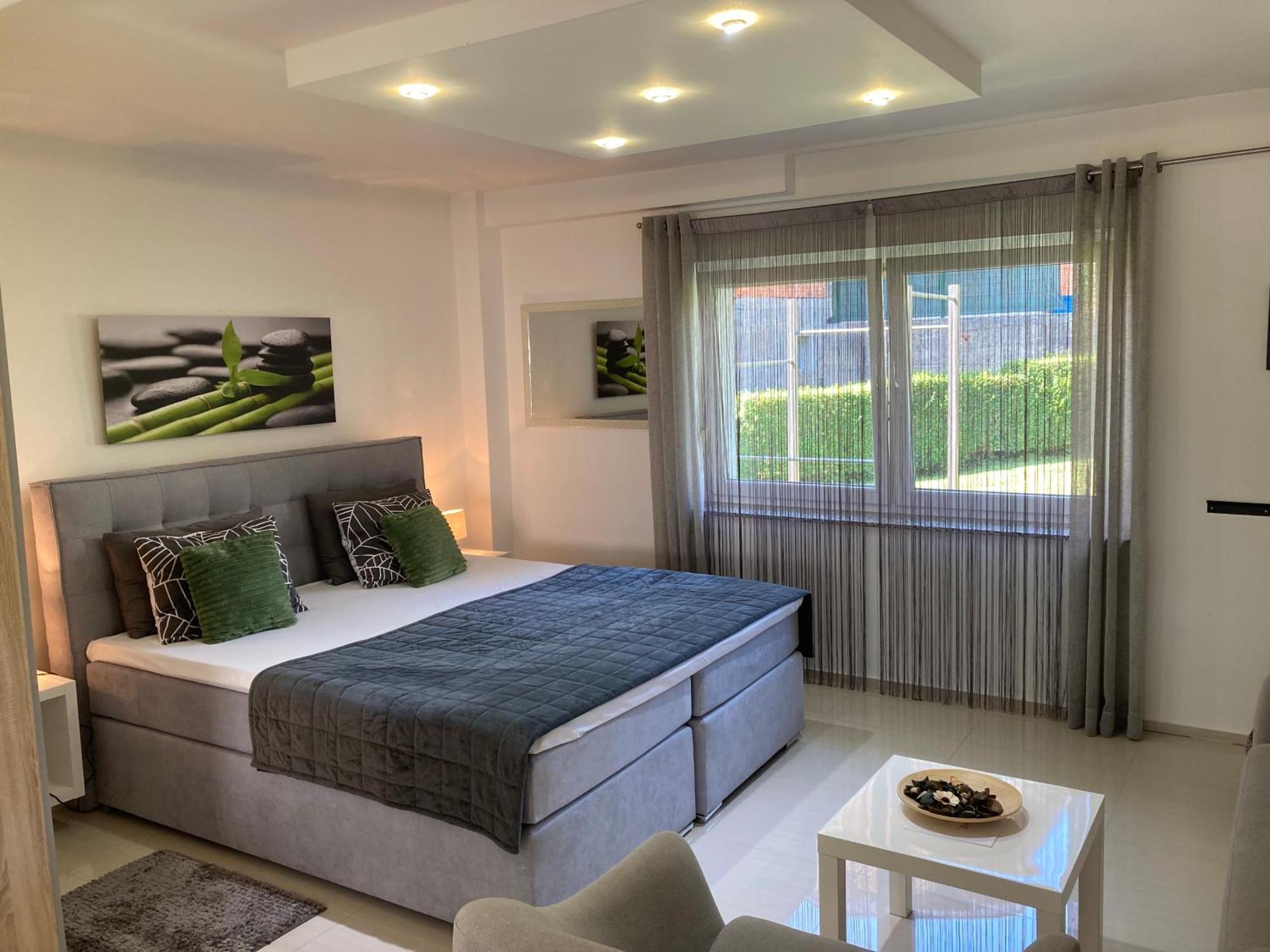 Apartman Sonas With Free Private Parking カルロヴァッツ エクステリア 写真