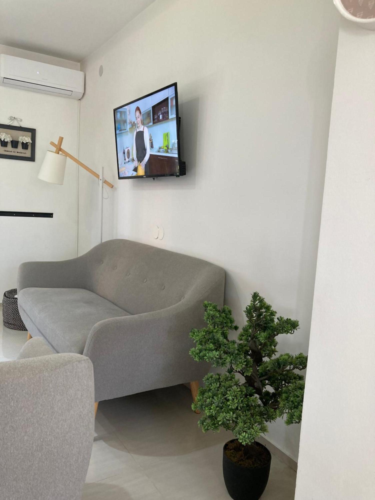 Apartman Sonas With Free Private Parking カルロヴァッツ エクステリア 写真